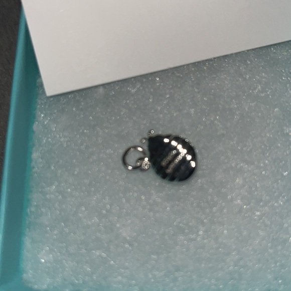 T&Co. Ladybug - Picture 2 of 3